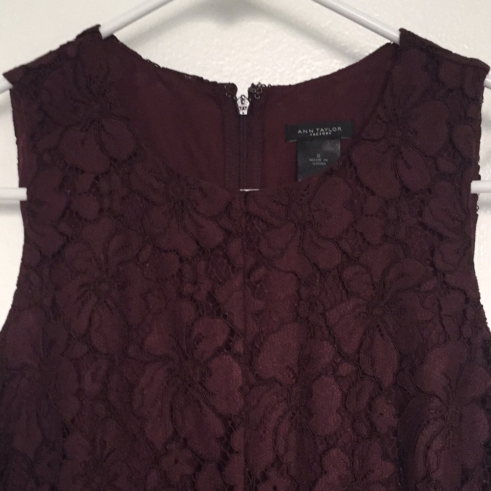 EUC Ann Taylor knee length lace dress